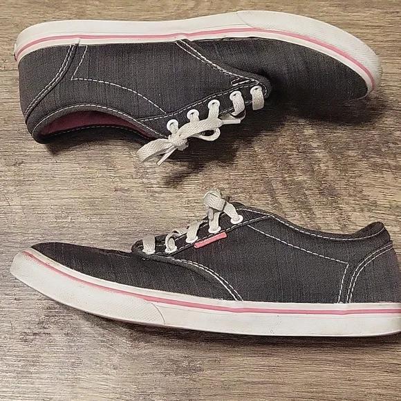 Vans Women's Gray Lace Ups with Pink Trim, Insole, and Sole Sz 6 - Picture 2 of 14